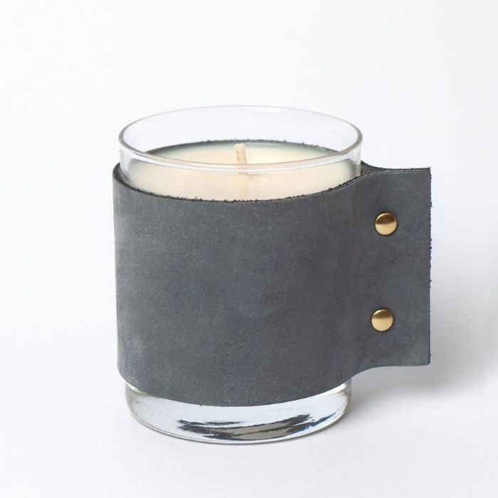 SCENTED CANDLE – Teak Wood and Tobacco Leaves